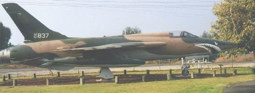 F-105B Thunderchief (31208 bytes)